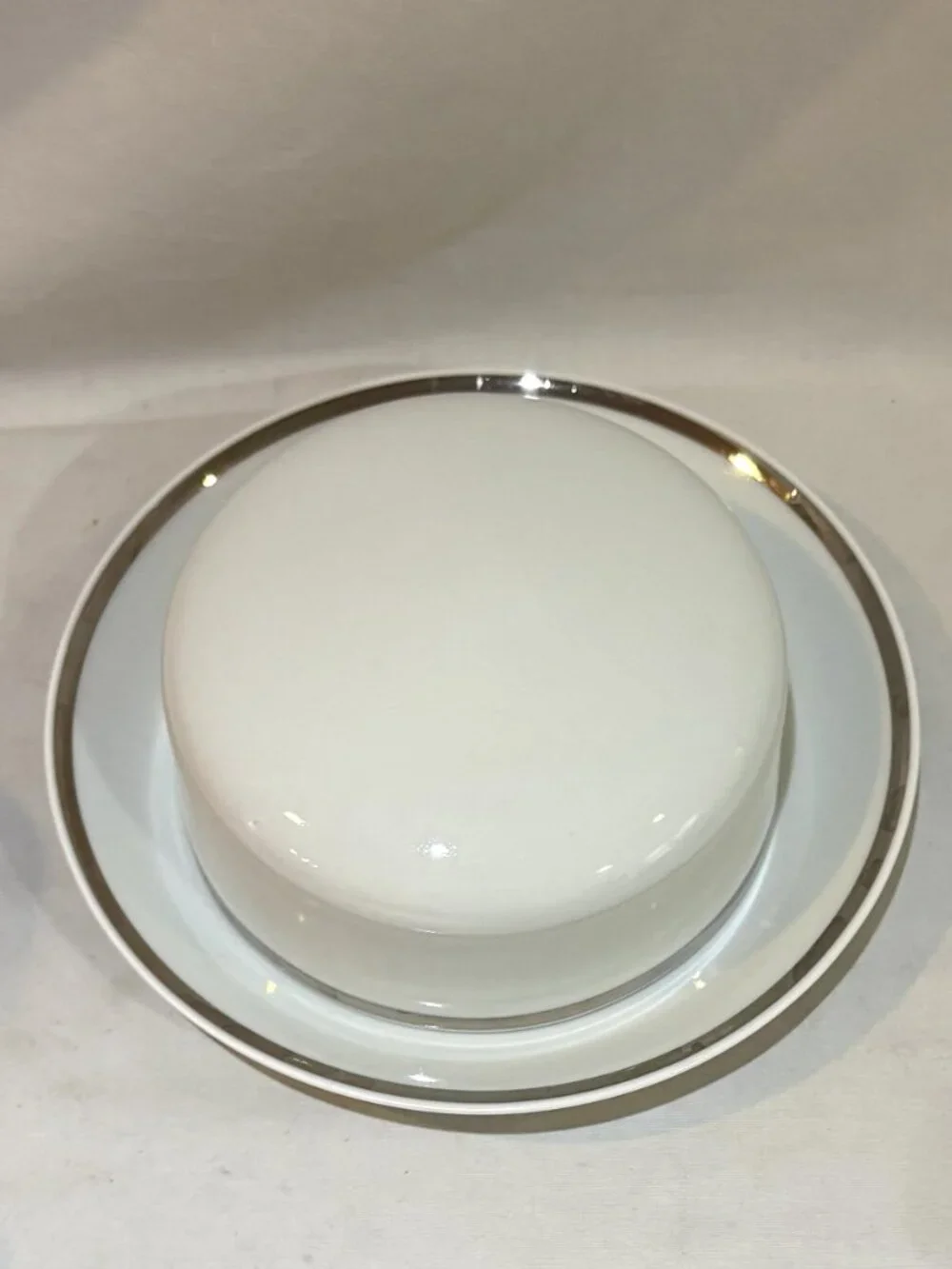 White Porcelain Round Butter Dish Renner Porcelain